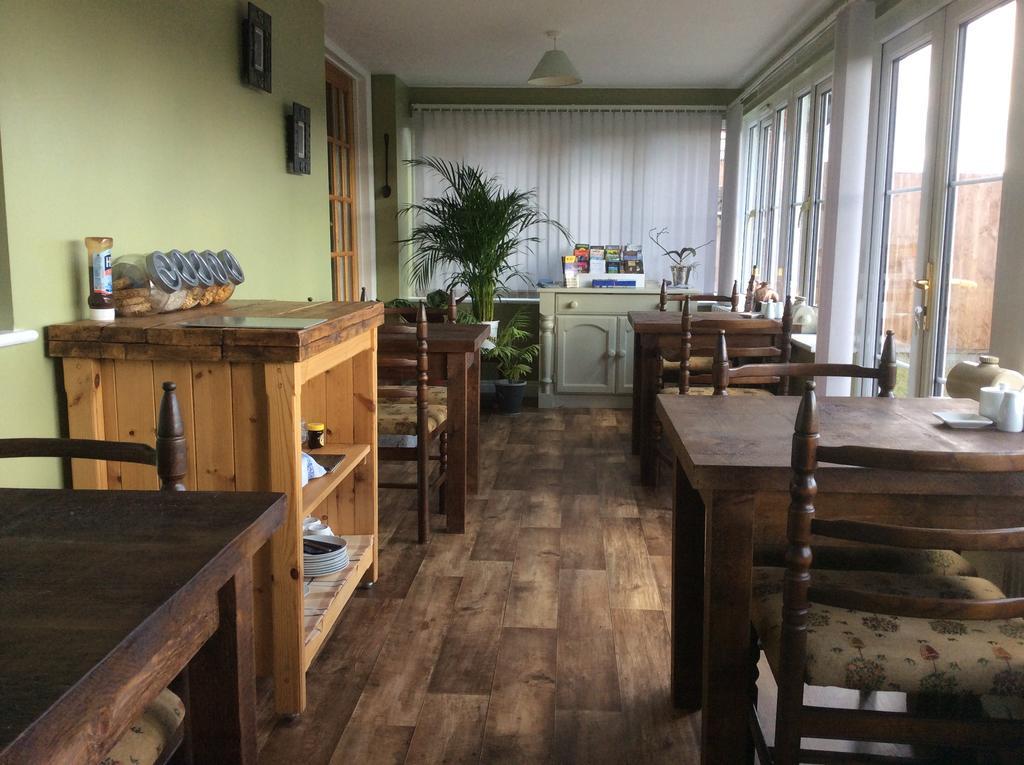 Acer Lodge Bed & Breakfast 펀드포드 외부 사진