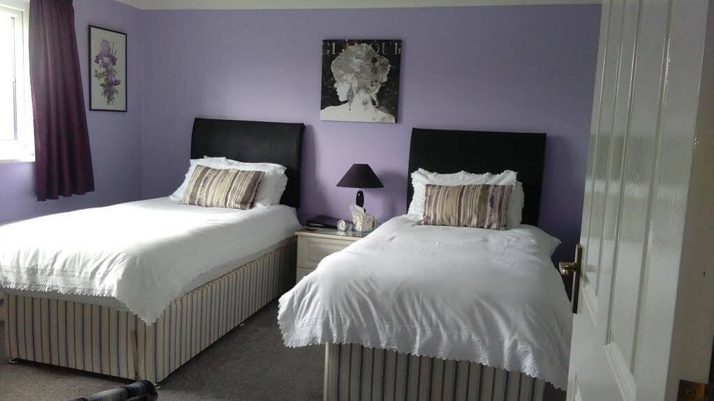 Acer Lodge Bed & Breakfast 펀드포드 외부 사진