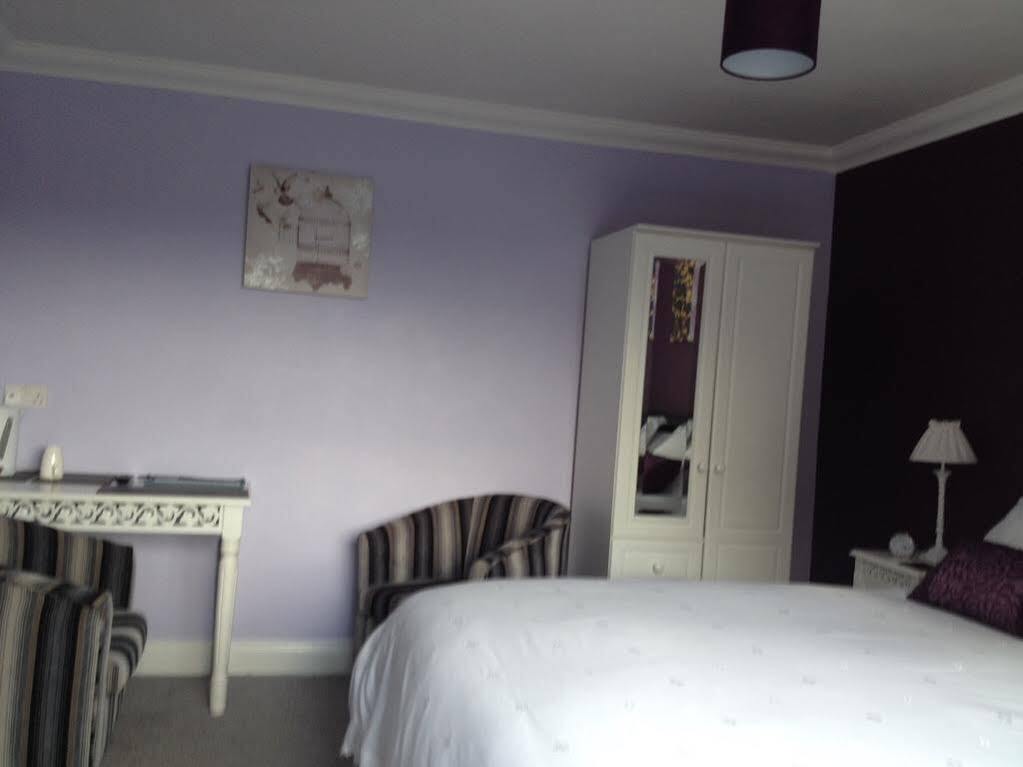 Acer Lodge Bed & Breakfast 펀드포드 외부 사진